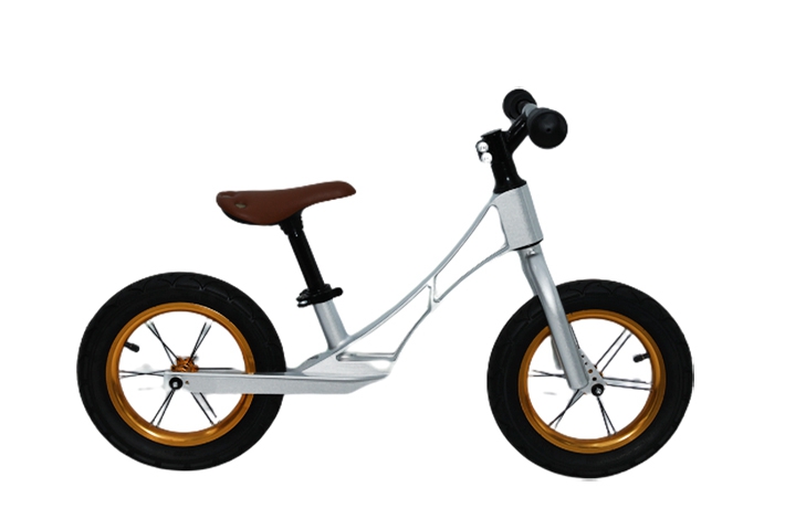 Le fabricant de vélos pour enfants présente comment choisir les vélos pour enfants